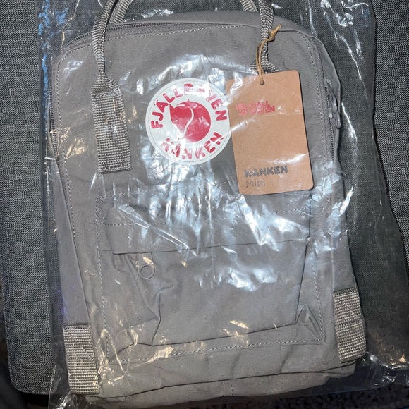 NWT Fjallraven Kanken Mini bag. 🤍 - Picture 4 of 5